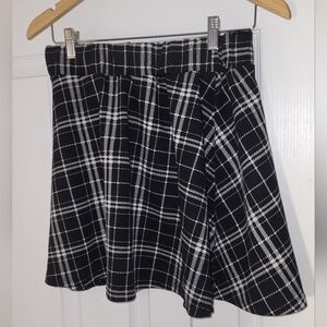 Plaid Circle Skirt black and white